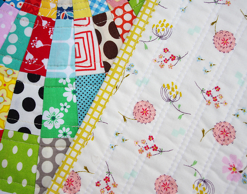 Red Pepper Quilts: Giant Scrappy Dresden Plate Block and Tutorial