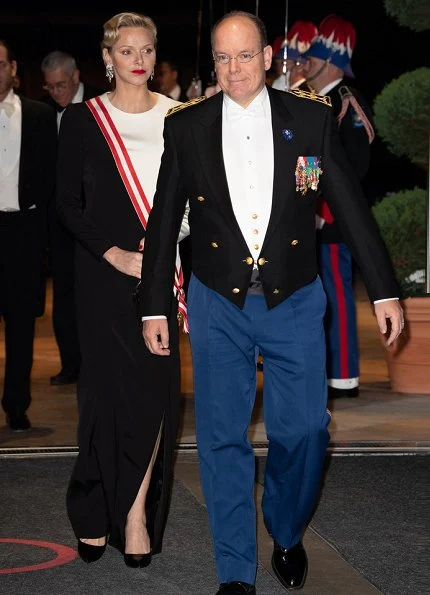 Princess Caroline wore Stella McCartney Cecilia cape gown. Princess Charlene Akris dress. Beatrice Borromeo wore Armani gown