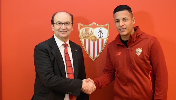 Oficial: El Sevilla firma hasta 2022 a Arana