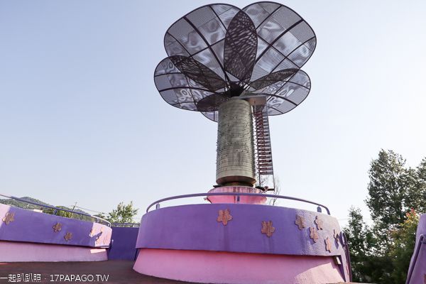台中新社星願紫風車夢幻音樂盒，紫斑蝶休息站，還會演奏音樂