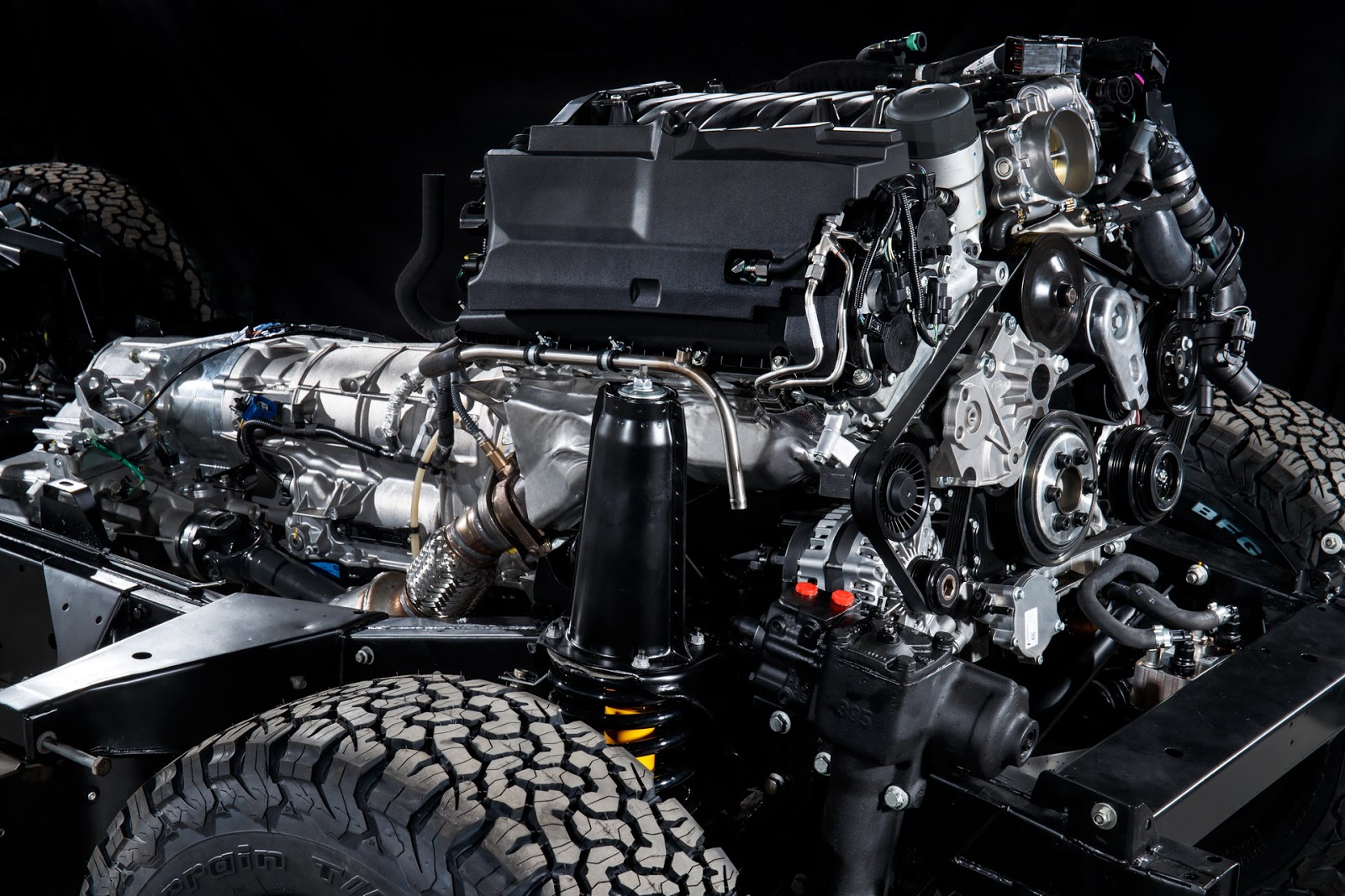 LR-Defender-WorksV8-21.jpg