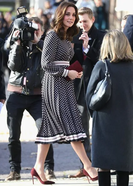 Kate Middleton wore new dress from US designer Kate SpadeGianvito Rossi Suede Pumps, carried Mulberry Clutch
