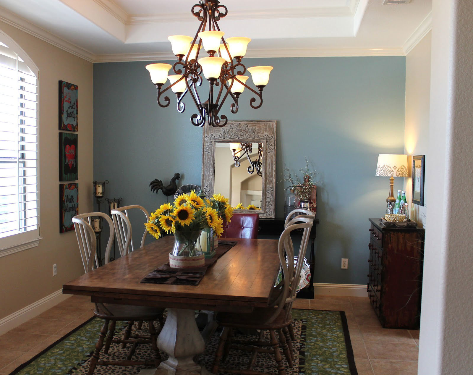 Pictures Of Dining Room Light Fixtures Over Tables