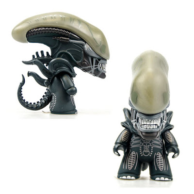 Alien Titans Xenomorph “Big Chap” 4.5” Vinyl Figure by Titan Merchandise x Matt JOnes