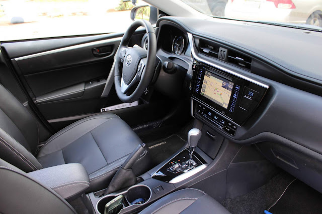 Toyota Corolla XEi 2018 - interior - painel