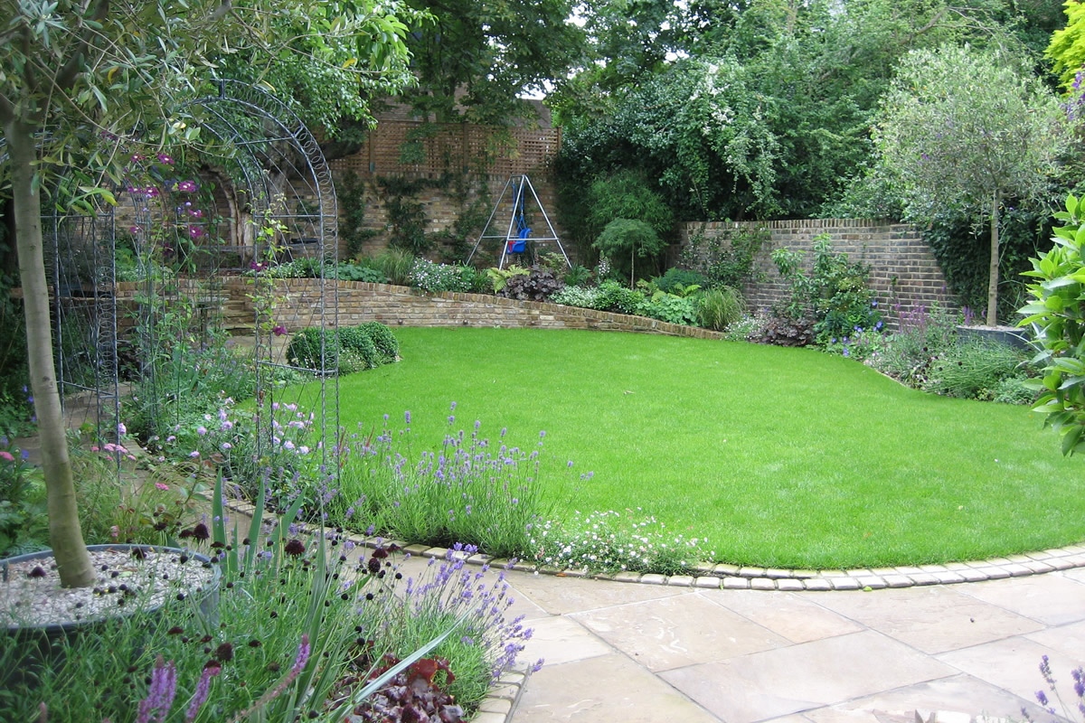 IN LOVE WITH BEAUTY: First Choice for Garden Design in London - The