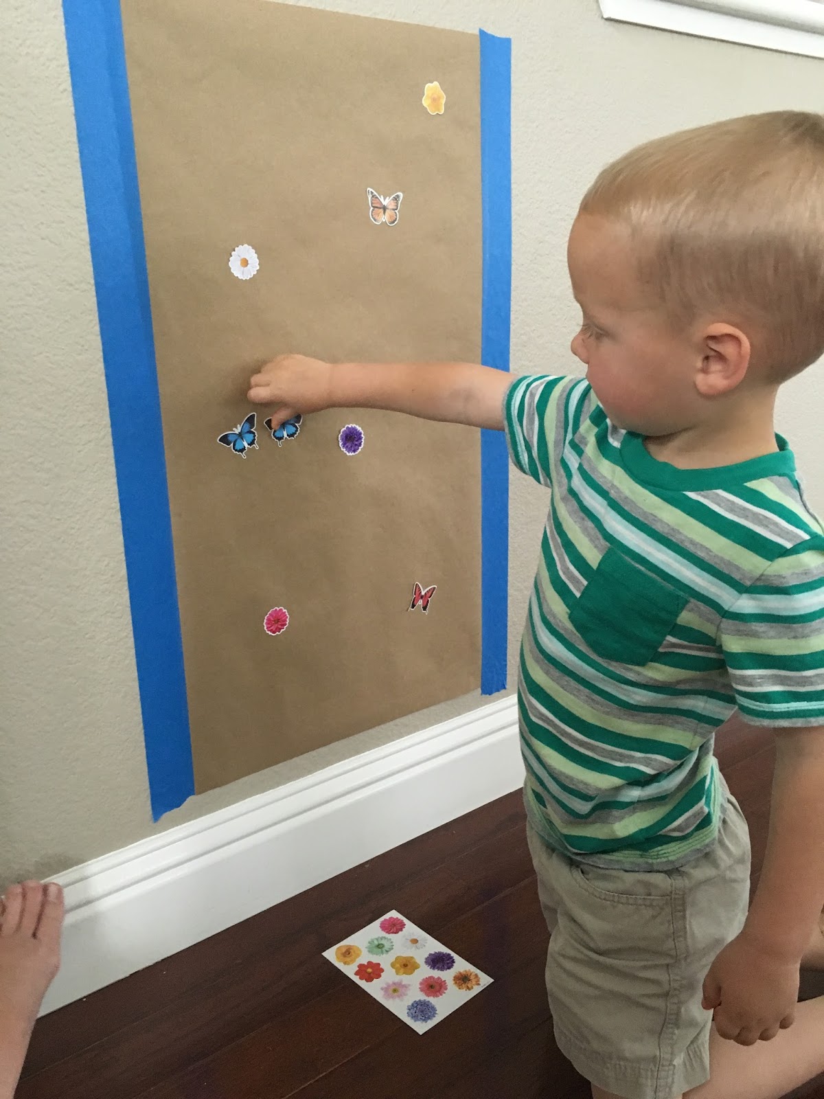 Toddler Approved! Sticker Match for Preschoolers