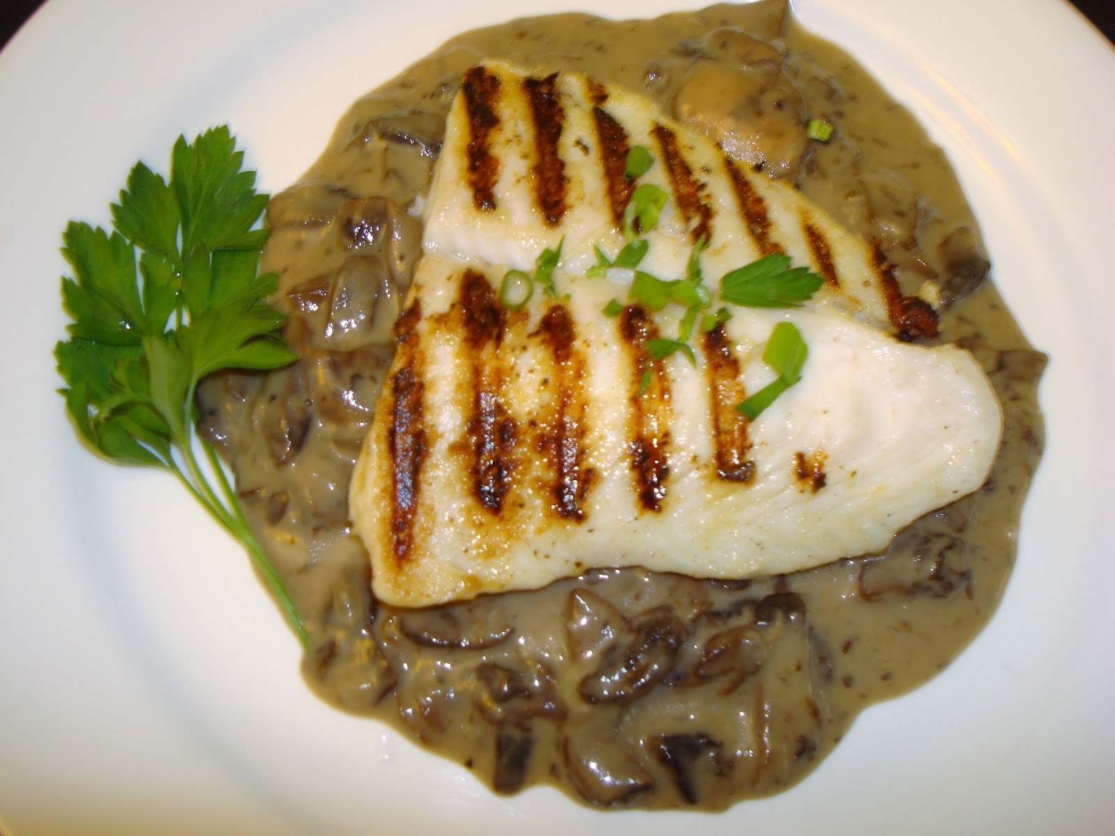 LA COCINA DEL POLLO LENGUADO O A LA PARRILLA CON SALSA DE