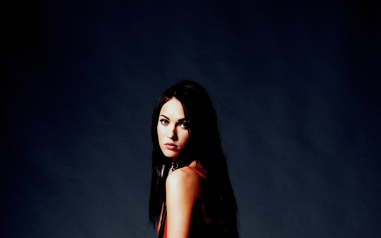 Меган фокс фан арт. Меган фокс клип эминем. Меган фокс обои 1920x1080. Меган фокс краткая биография. Меган фокс песня.