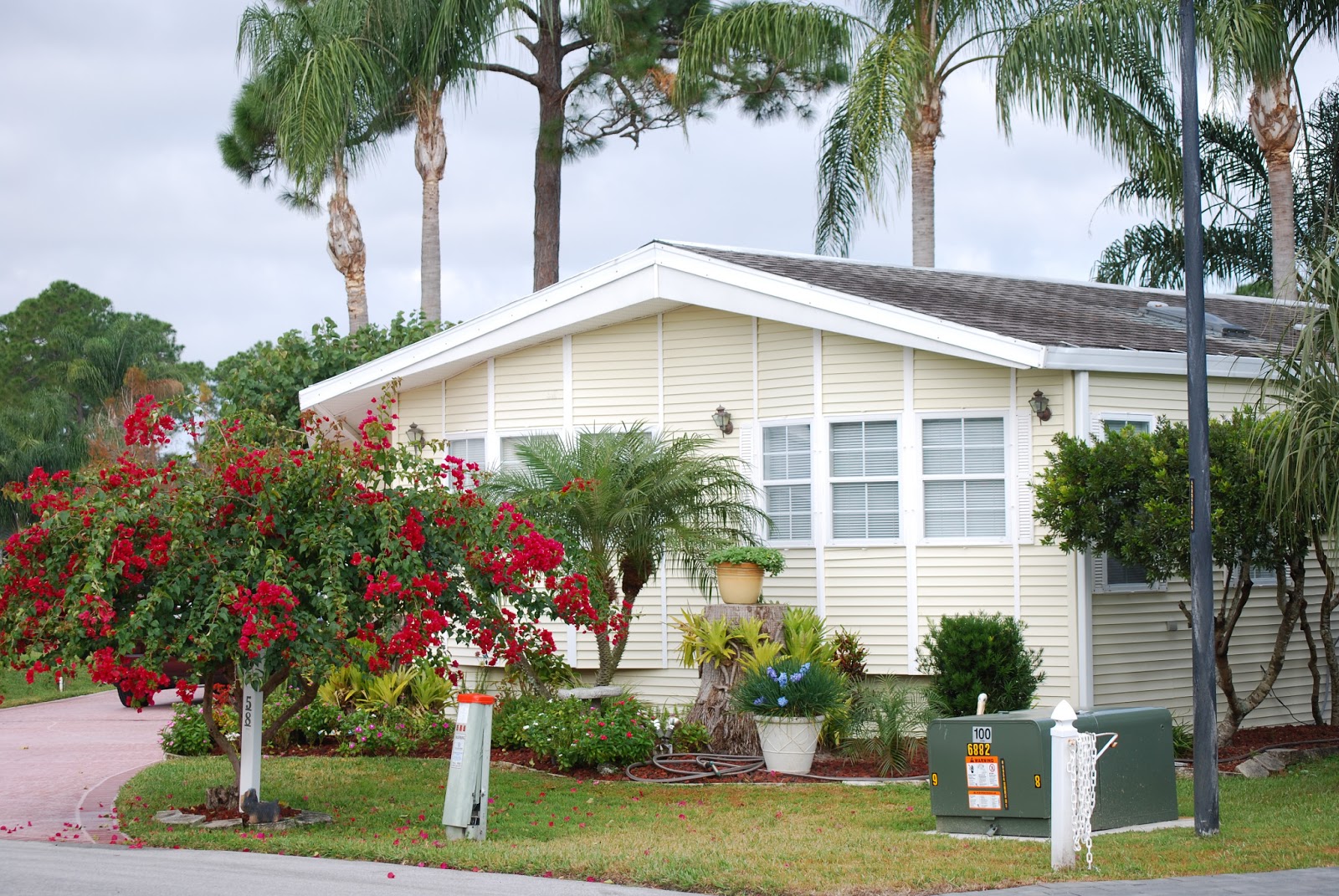 BLUE SKY AHEAD: The Great Outdoors RV Park - Titusville, FL
