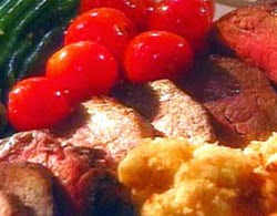 Veršienos karbonadai su sūriu ir pomidorais Veršienos karbonadai su sūriu ir pomidorais