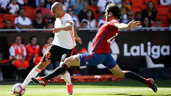 El Valencia golea al hundido Osasuna (4-1)