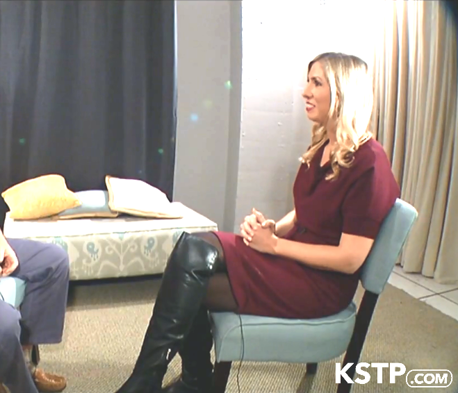 THE APPRECIATION OF NEWSWOMEN WEARING BOOTS BLOG ashley zilka