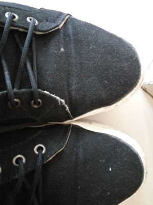 Sepatu Black Master