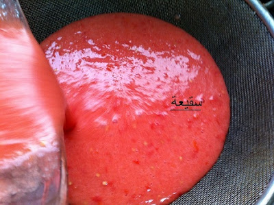 بالصور مقادير و طريقة تحضير مطيشة الحك في المنزل ,الطماطم المعلبة 3