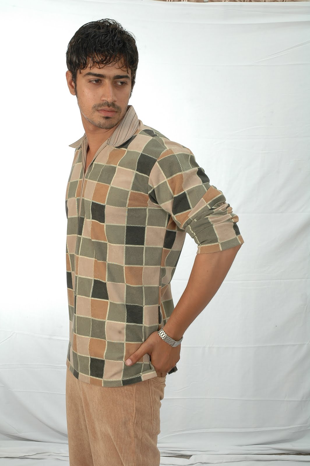 . Jeans And TShirt Fashion In Karachi