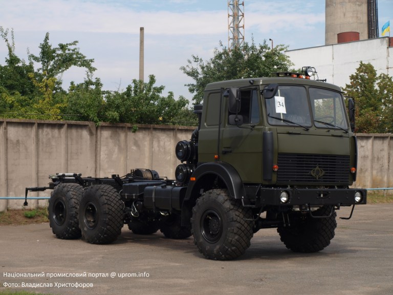 «Богдан» готує нову партію вантажівок до передачі ЗСУ