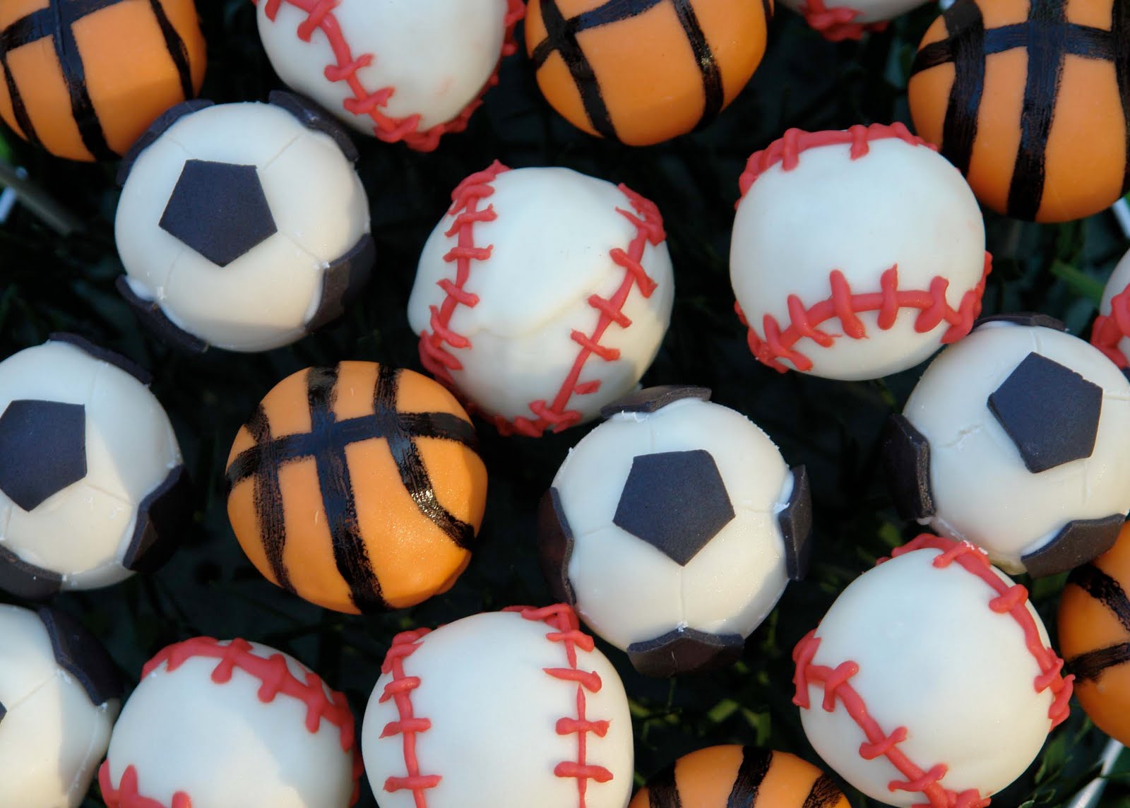 K Bakes: Sports Themed Cake Pops