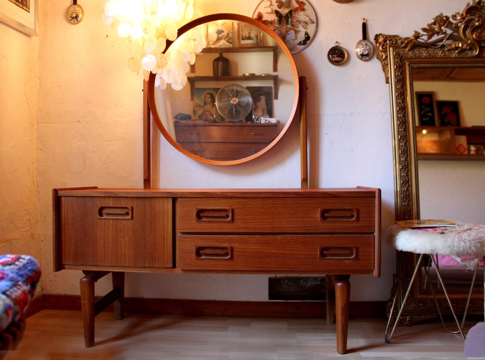 chicbaazar-objets-vintage-50-60-70-coiffeuse-ann-es-60-teck-vintage