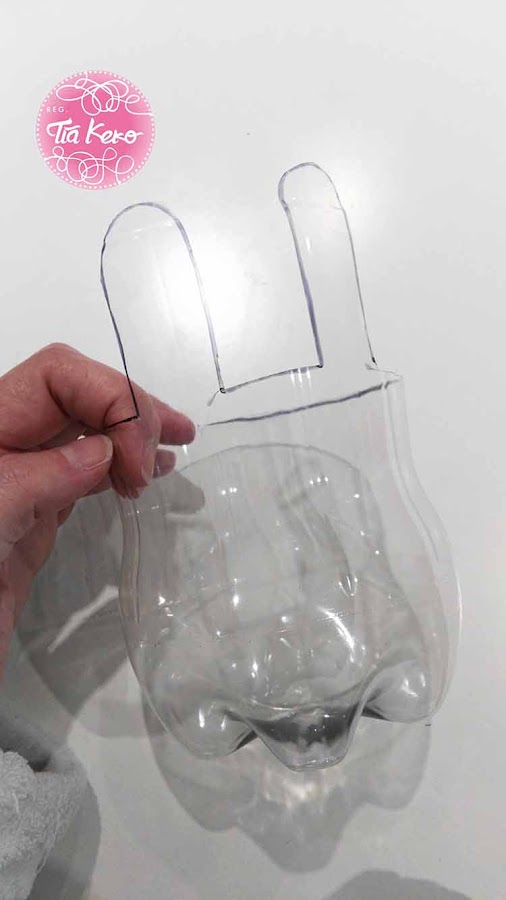 monstruo-con-botella-de-coca-cola