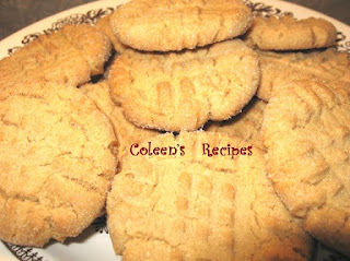 CLASSIC PEANUT BUTTER COOKIES