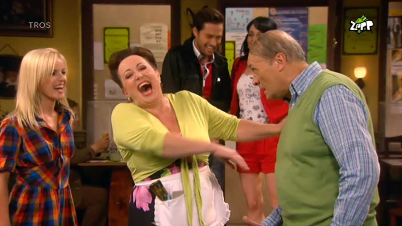 Voor de verjaardag van bas willen kristel, josje en karen elk een taart bakken. Josje Huisman K3 Josje Huisman Op Nieuwe Hallo K3 Dvd Volume 4