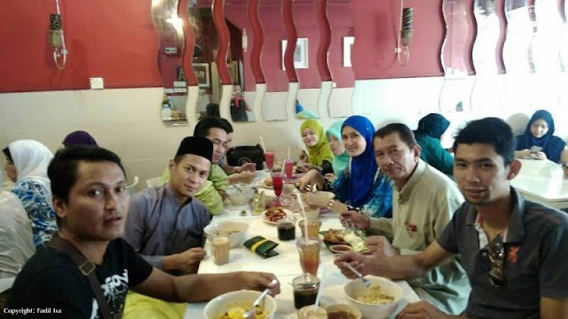 Pasangan Ini Menikah Hanya dengan Biaya Rp. 2 Juta Saja, Alasan Dibaliknya Bakal Bikin Semua Orang Bangga Pasangan Ini Menikah Hanya dengan Biaya Rp. 2 Juta Saja, Alasan Dibaliknya Bakal Bikin Semua Orang Bangga