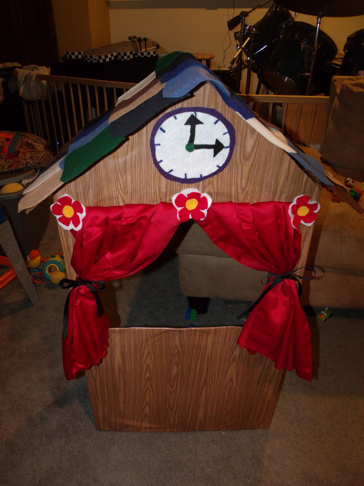 Evergreen and Indigo: Toddler Puppet Theater