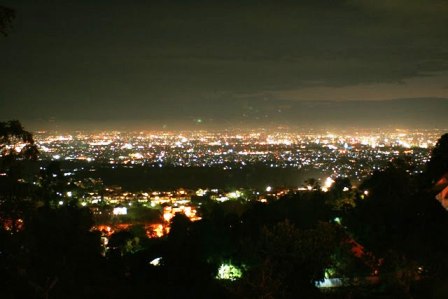 Pemandangan Malam Hari dari Desa Ciburial