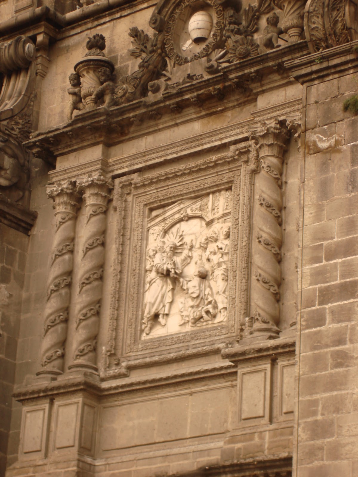 HISTORIA II Edificio estilo Plateresco