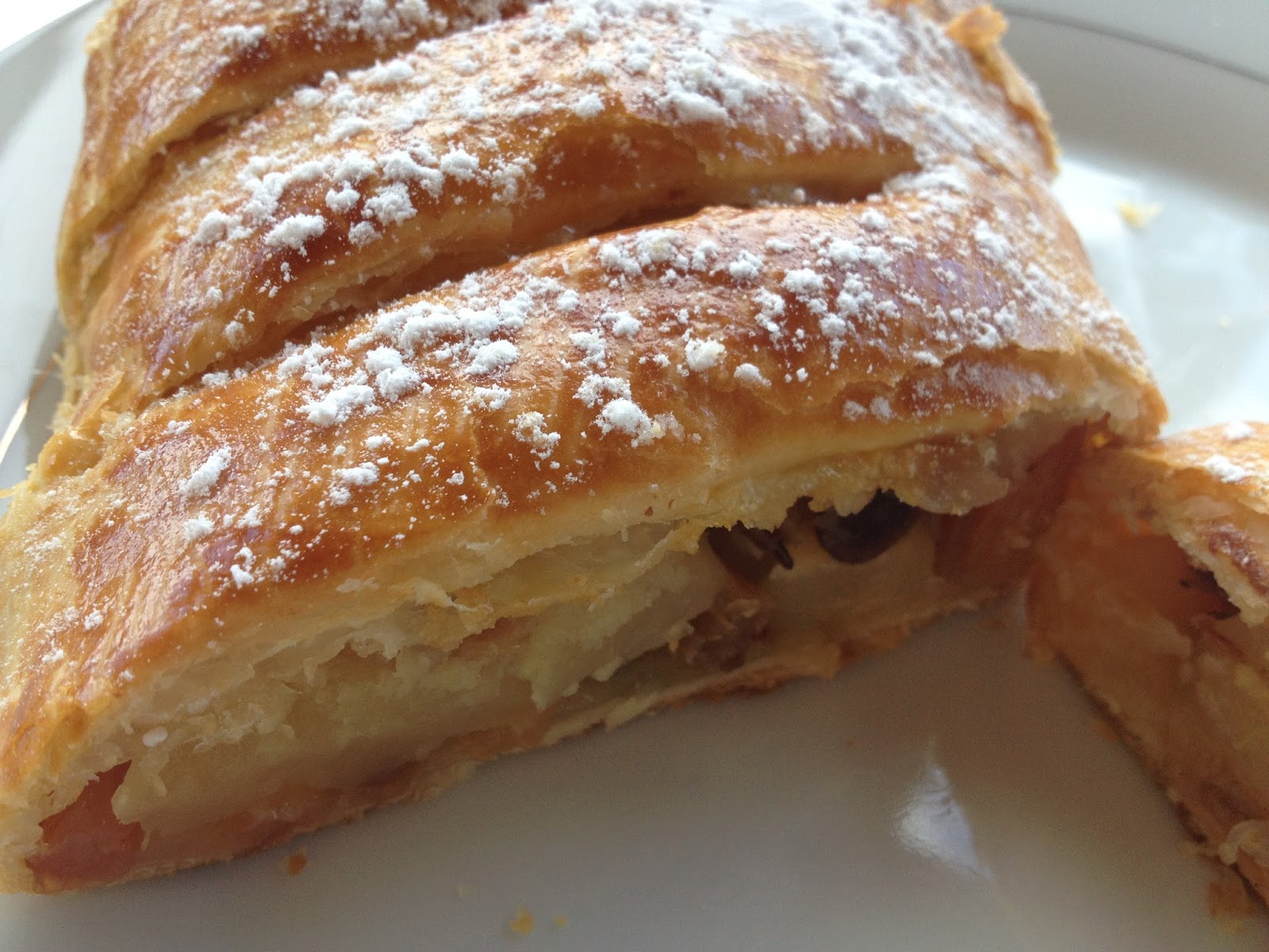 Mes Recettes Rapides Strudel aux pommes et aux raisins