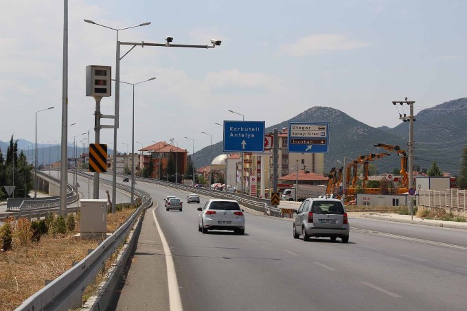 Osmanlida Yonetim Tarih Perdesi