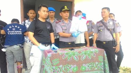 Polres Tulang Bawang Melakukan Konfersi Pers Keberhasilan Pengungkapan Pencurian.