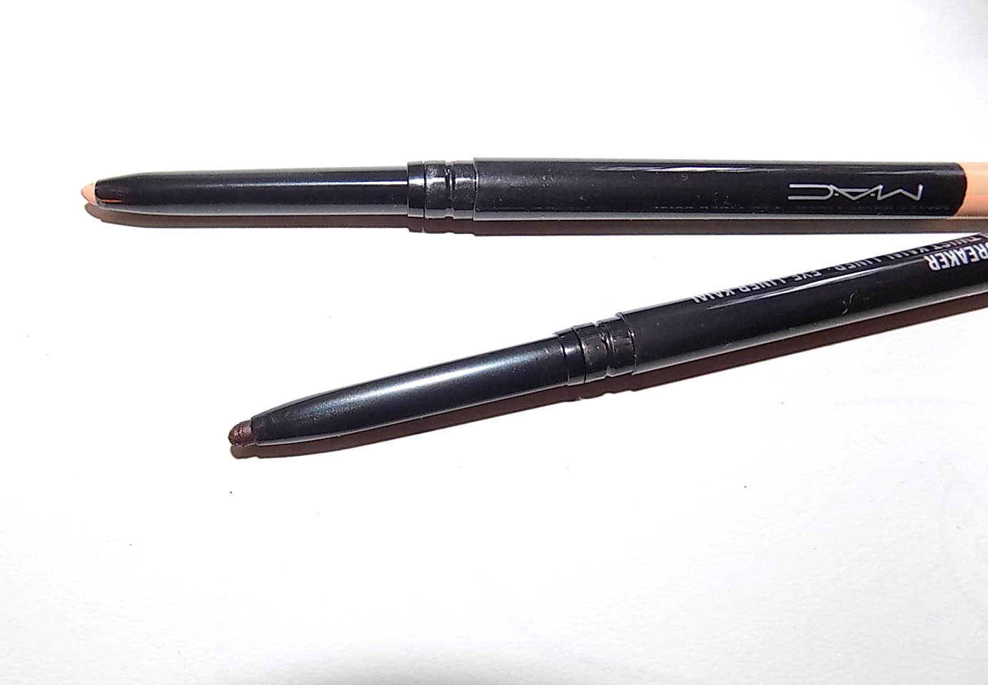 The Beauty Alchemist MAC Modern Twist Kajal Eyeliner