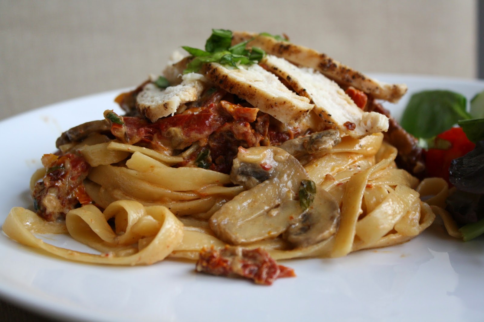 what's for dinner? sun dried tomato and and mushroom pasta in a garlic