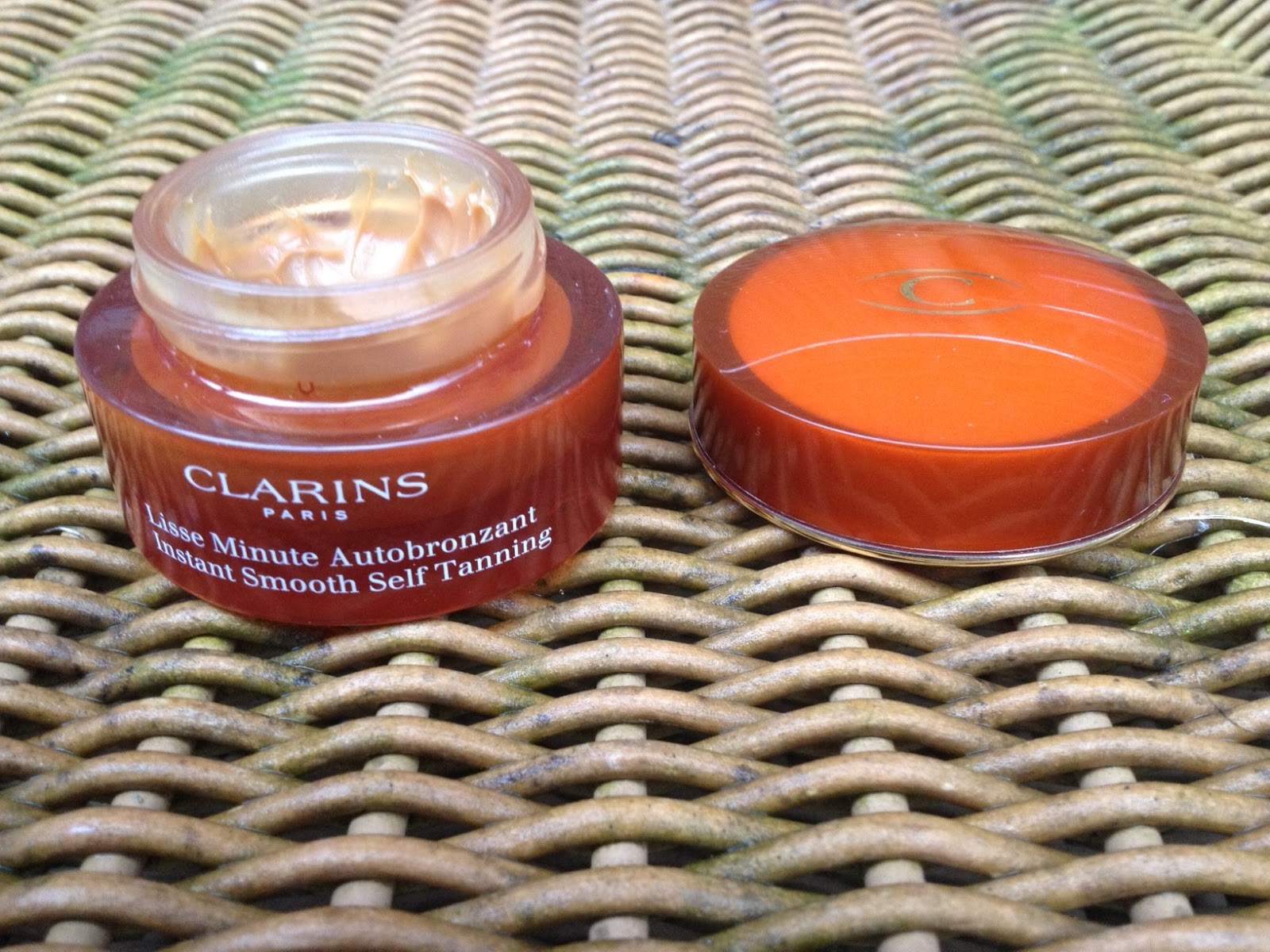 Predict the Day Clarins Instant Smooth Self Tanning Review