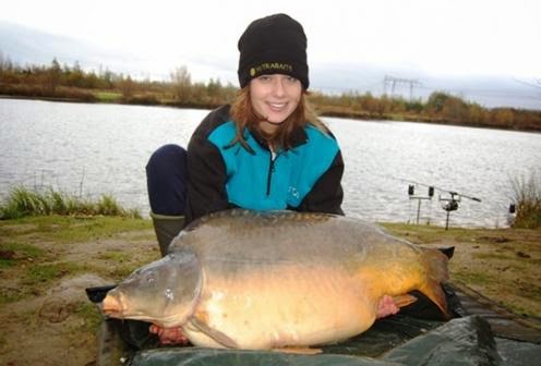 karper shoulders abbey lakes frankrijk