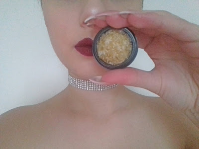 DIY scrub na pery hotový za menej ako minútu!