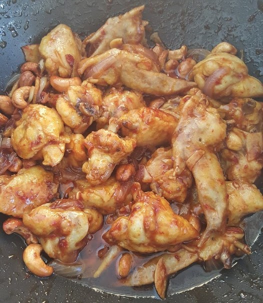 Che' Puan Konot Resepi Ayam Masak Gajus