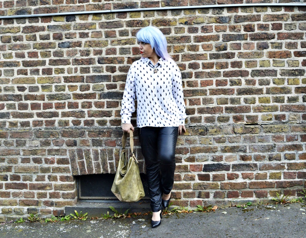 Autumn Streetstyle with Blouse & Retro adidas Blouson