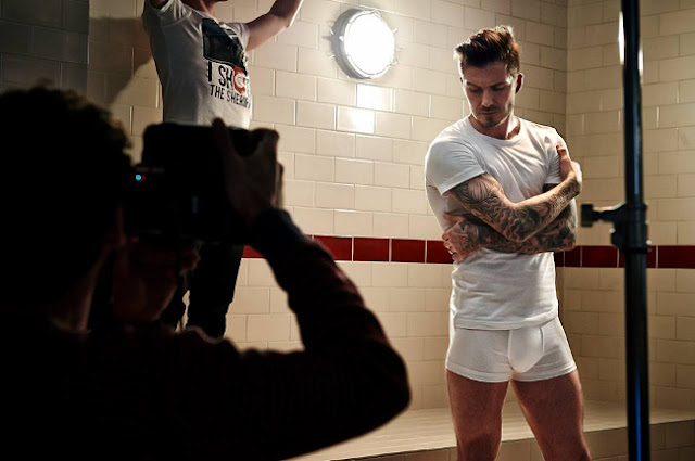 David Beckham con calzoncillos y camiseta interior