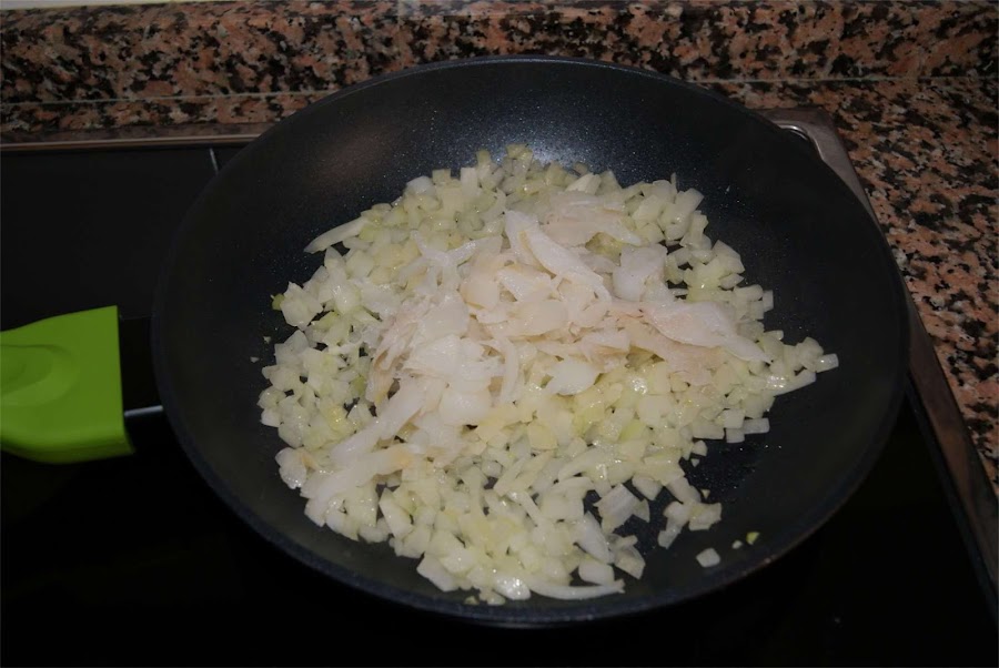 receta de buñuelos de bacalao paso 1