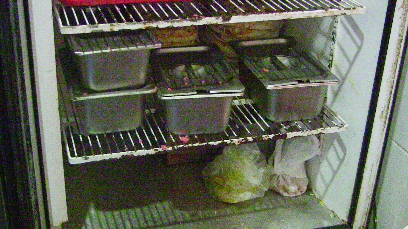 MULTAN A RESTAURANT “RÚSTICA” Y CAFETERÍA “ACHE CUBA” POR COCHINOS