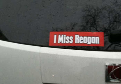 Bumpersticker on car: I miss Reagan