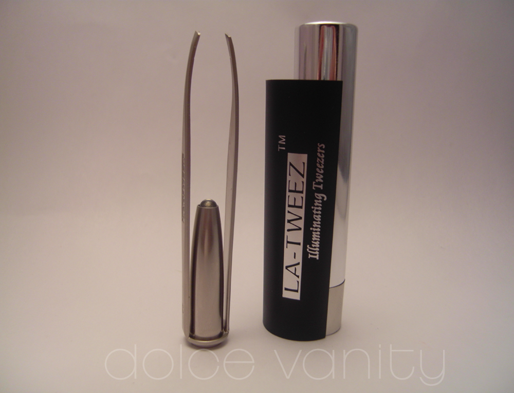 La Tweez Pro Illuminating Tweezers — Dolce Vanity