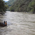 Lavando Oro en el rio Cauca