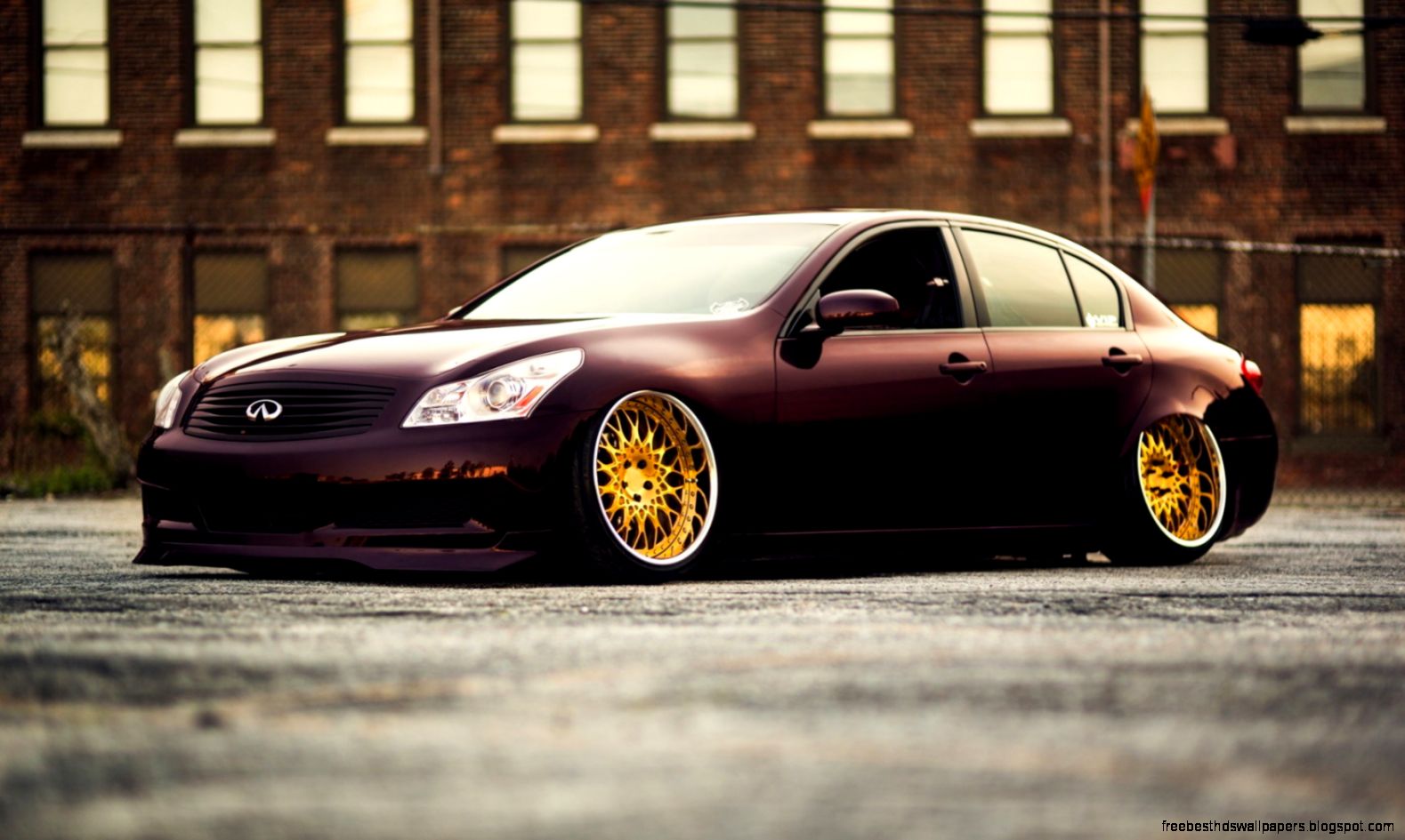 Infiniti G35x Purple Car Tuning Golden Rims Building HD