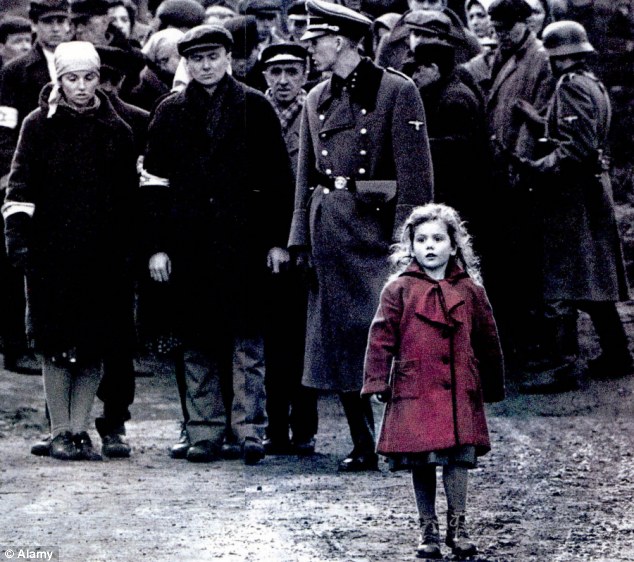 La niña del abrigo rojo de la lista de Schindler hoy