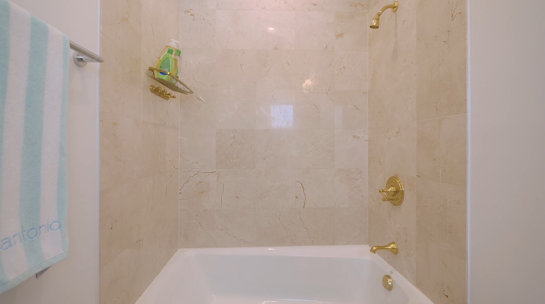 Tour 16 Turtle Walk, Key Biscayne Luxury Home vs. 39 Interior Design Photos