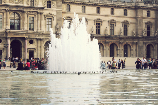 louvre paris fountains 